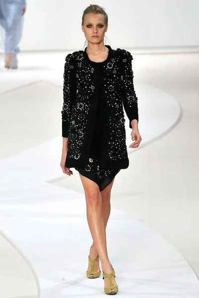 Look 10